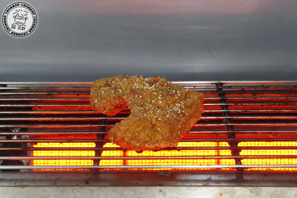 1碳烤雞排過程1.jpg