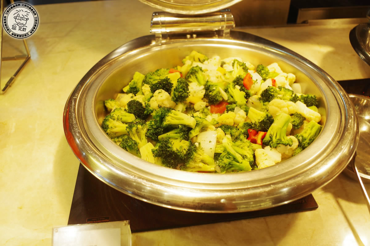 3熱食區10-5-嫩煎豬里肌搭米蘭燉蔬菜.jpg